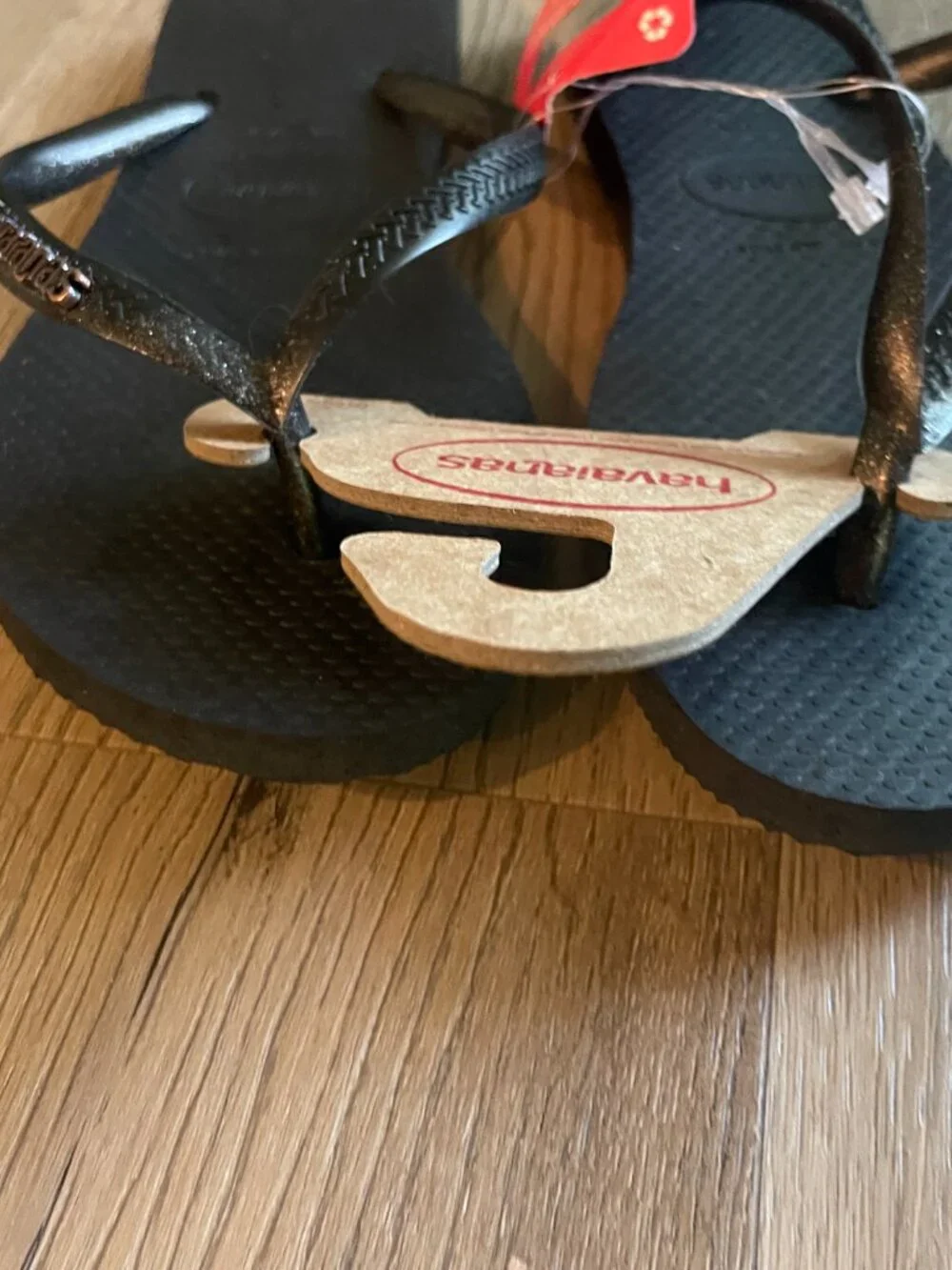 NWT! Havaianas Women's Black Gold Flip-Flop Sandals 6W Beach Resort!